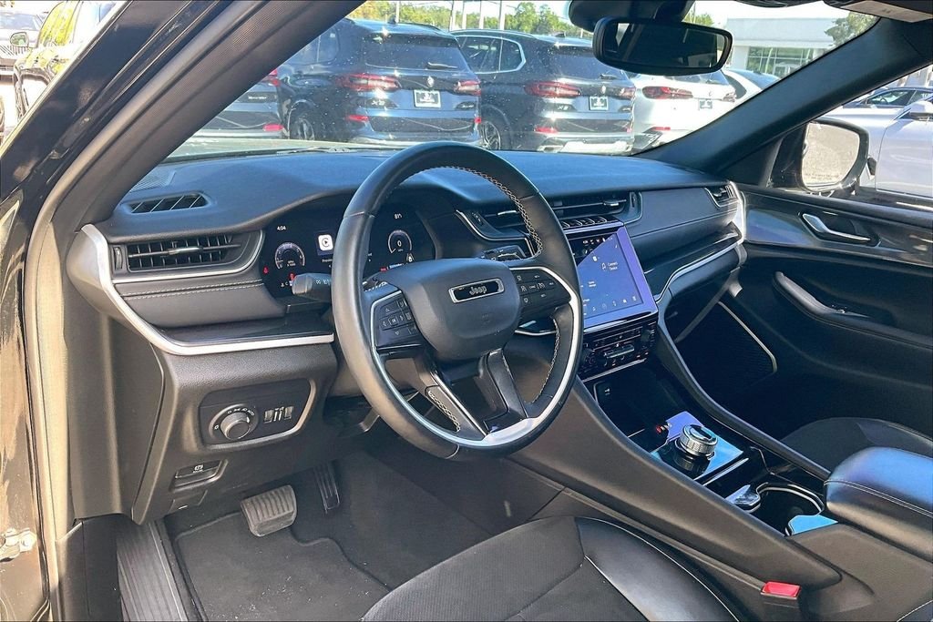 Used 2022 Black Jeep Altitude image 14
