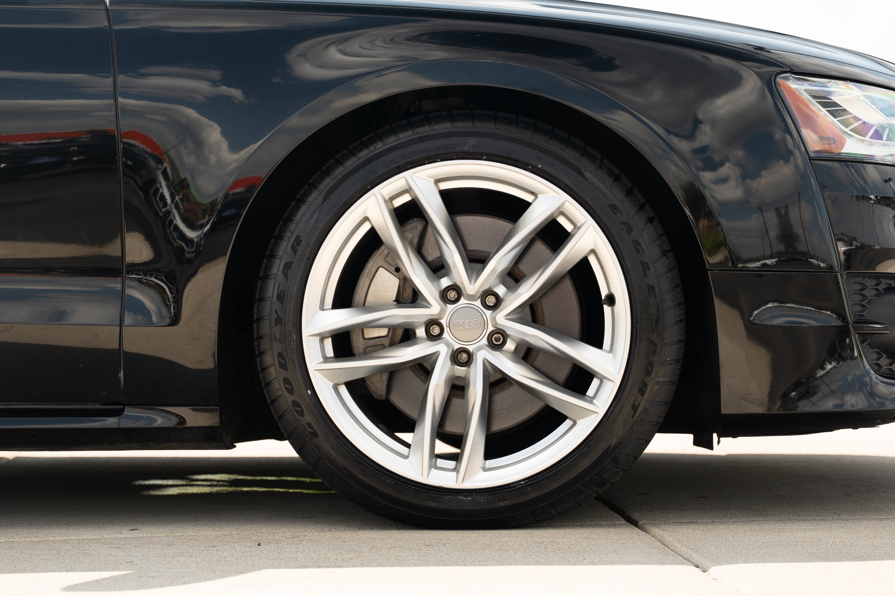 Used 2017 Mythos Black Metallic Audi Sport image 34