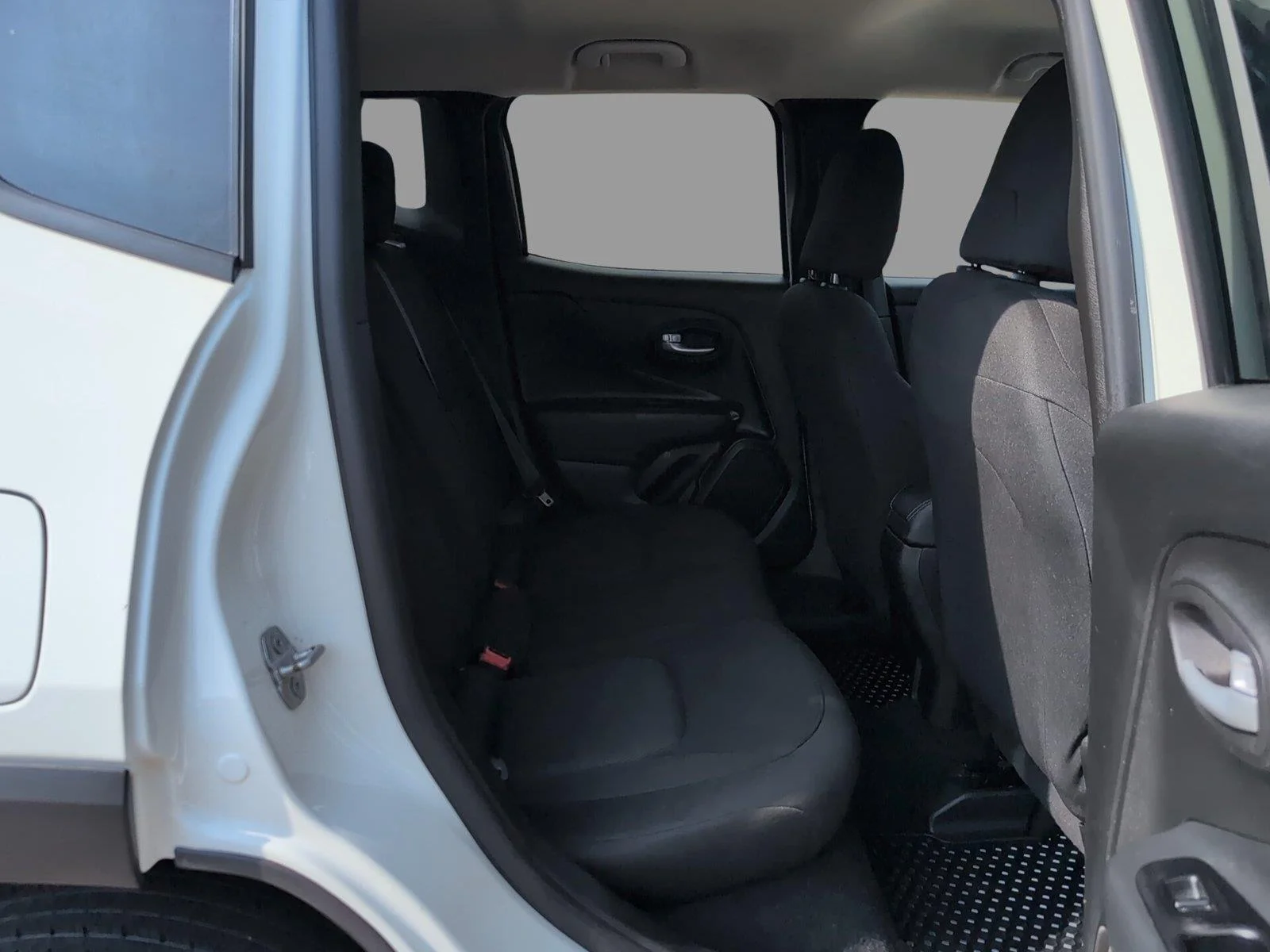Used 2023 Alpine White Clearcoat Jeep Latitude image 19