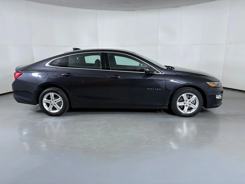 Used 2023 Gray Chevrolet LT image 9