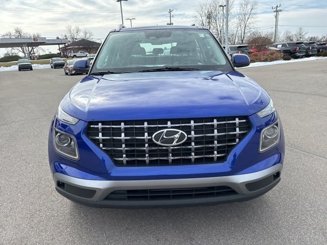 Certified Used 2024 Blue Hyundai SEL image 3