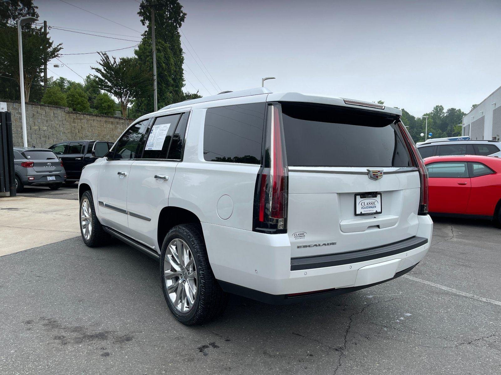Used 2019 Crystal White Tricoat Cadillac Premium Luxury image 3