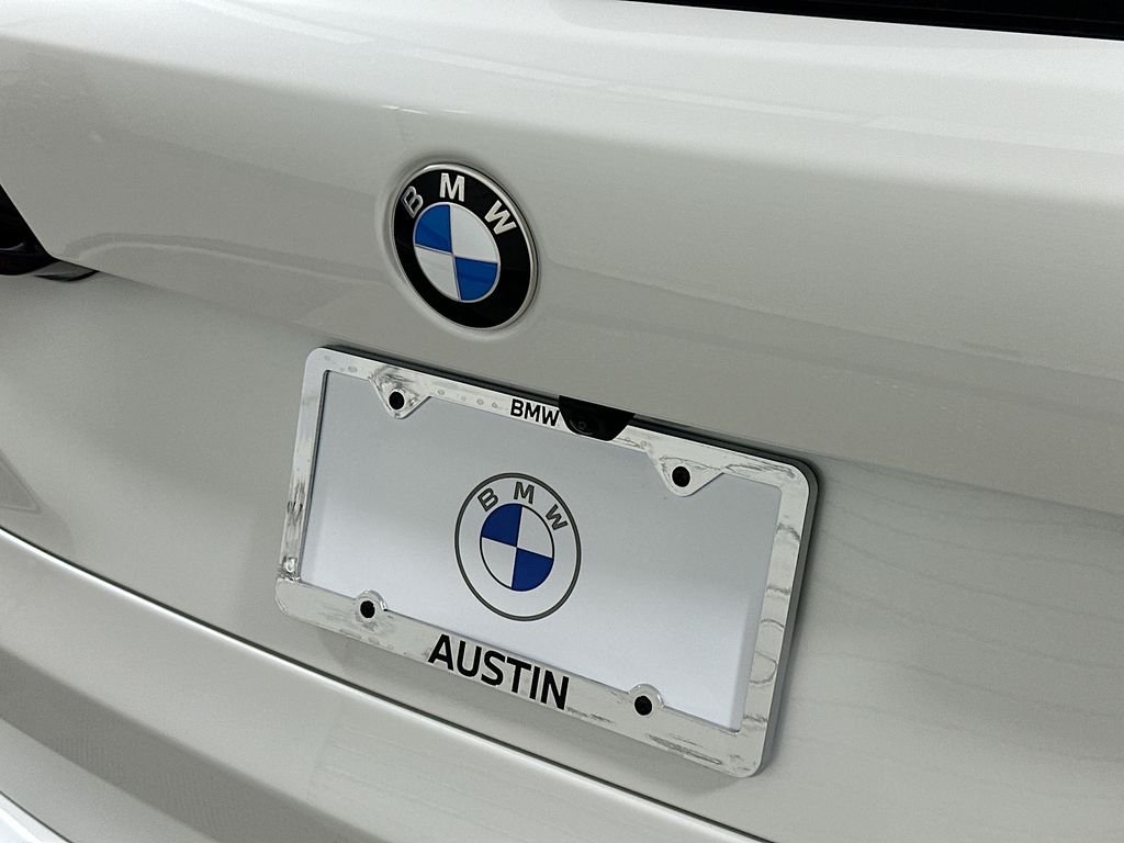 Used 2026 Mineral White Metallic BMW xDrive40i image 22