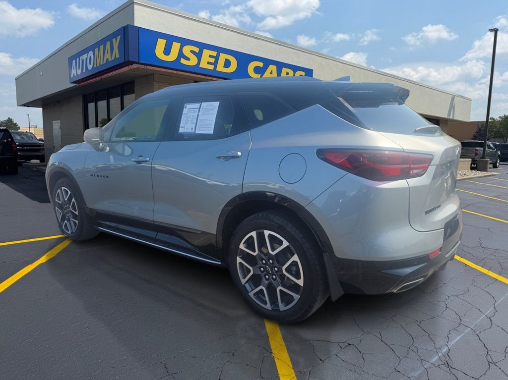 Used 2025 Sterling Gray Metallic Chevrolet RS image 7
