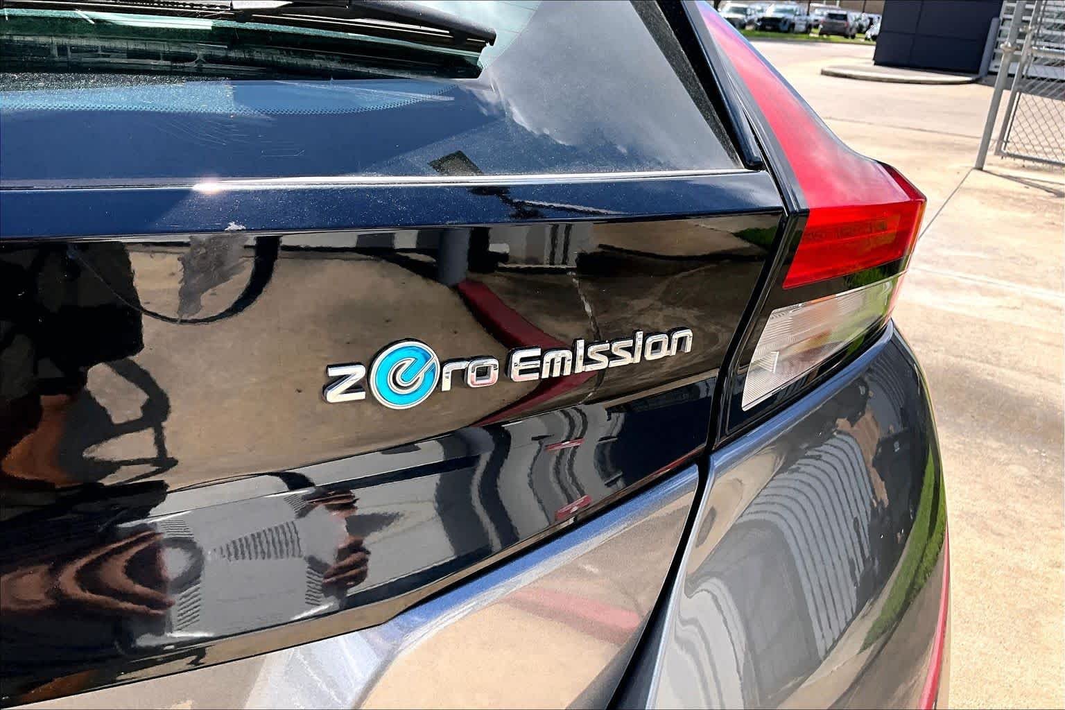 Used 2021 Gun Metallic Nissan SL PLUS image 9