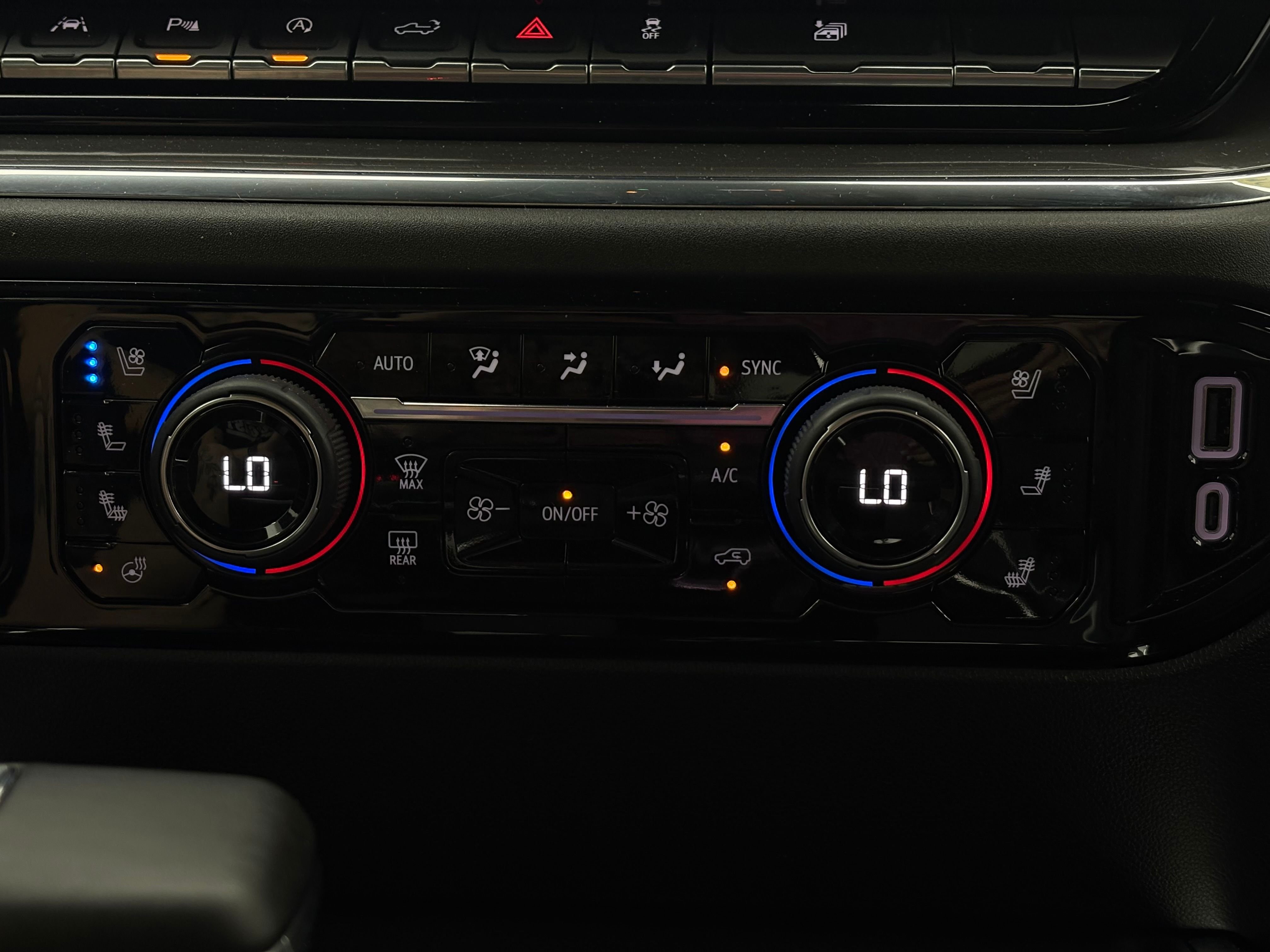 Used 2023 Iridescent Pearl Tricoat Chevrolet High Country image 31