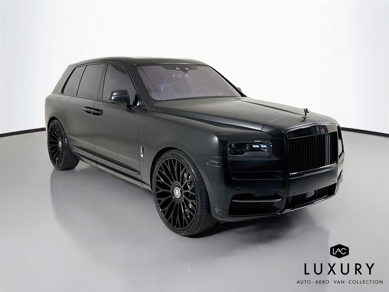 Used 2023 Gunmetal Rolls-Royce Black Badge | Rear Entertainment | 26