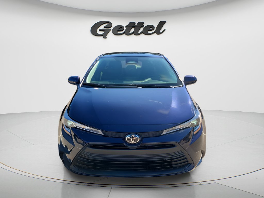 Certified Used 2025  Toyota LE image 2