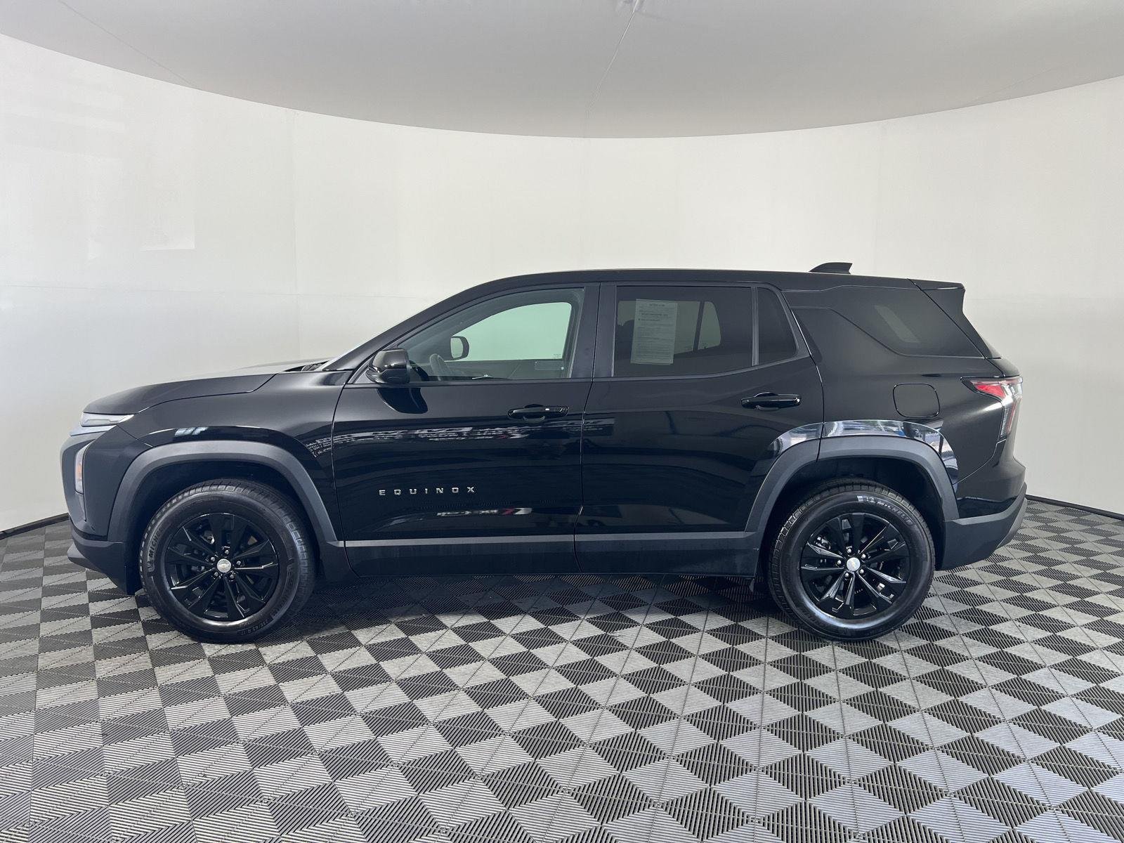 Used 2026 Mosaic Black Metallic Chevrolet AWD LT image 24