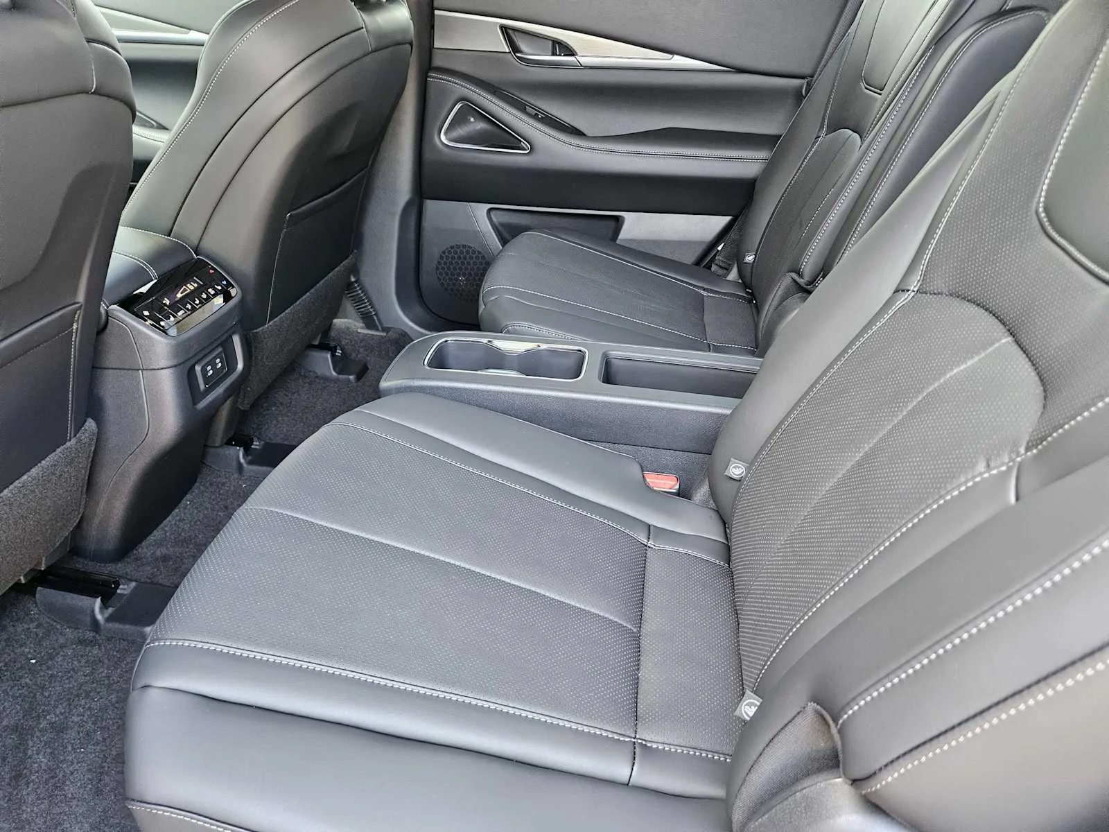 New 2027 2T GRPT SHDW INFINITI Sport AWD image 21