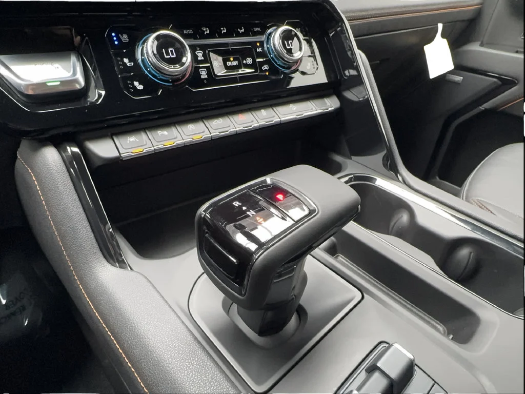 Used 2025 White GMC AT4 image 55