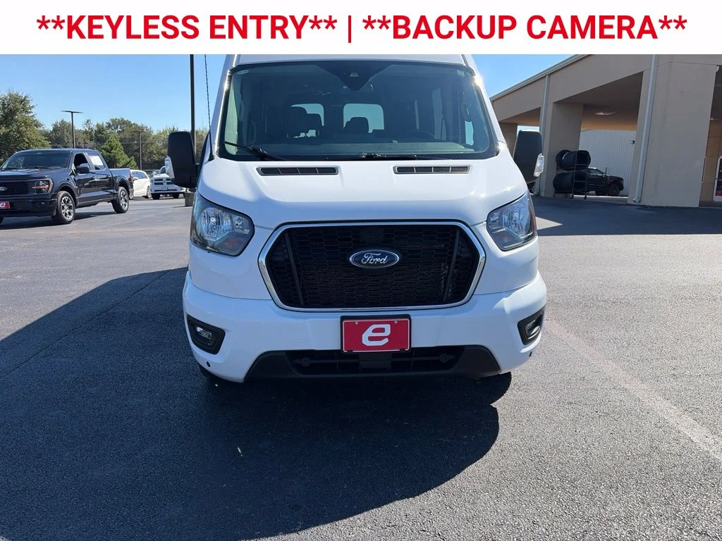 Used 2025 Oxford White Ford XLT image 2