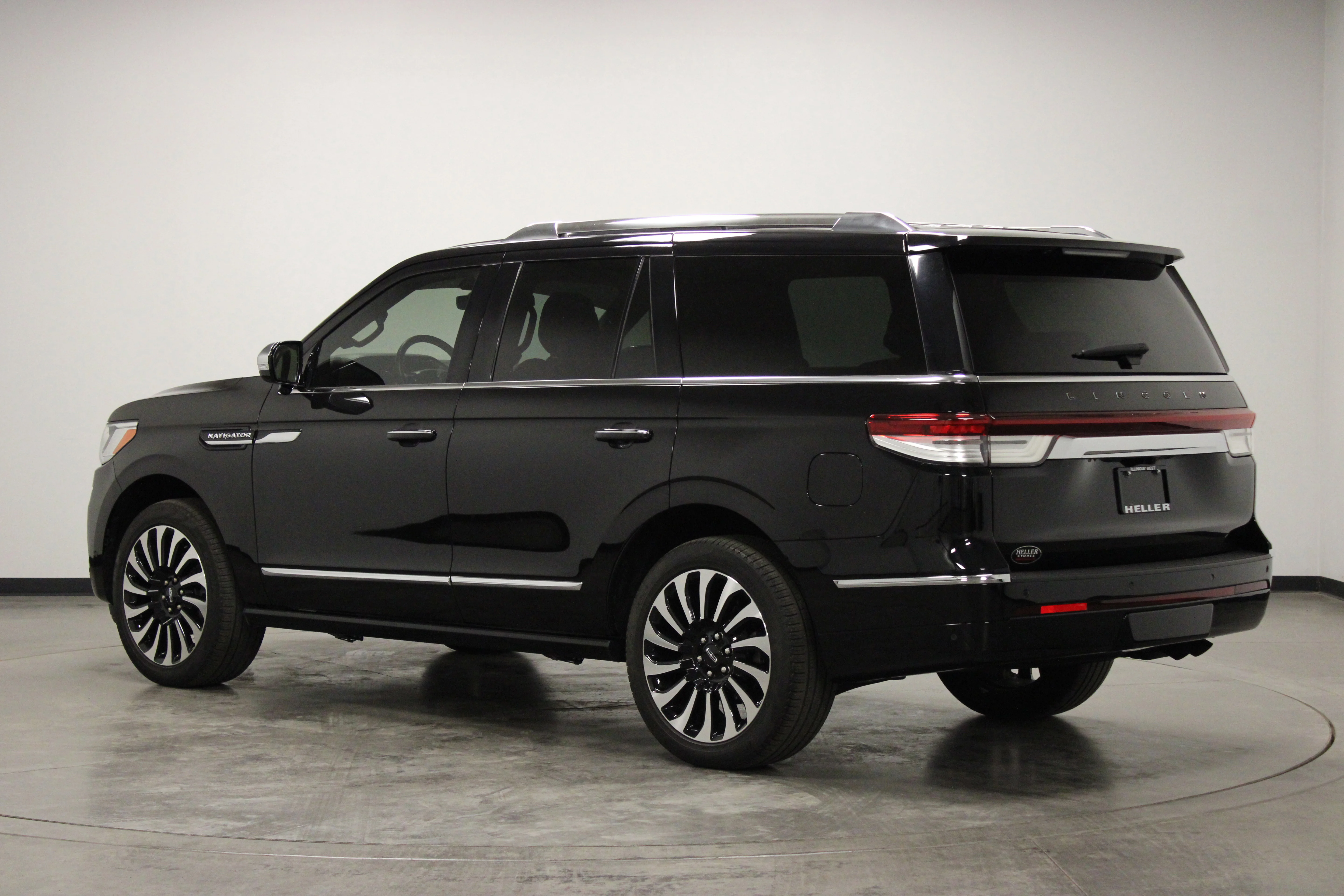 Used 2023 Infinite Black Metallic Clearcoat Lincoln Black Label image 6