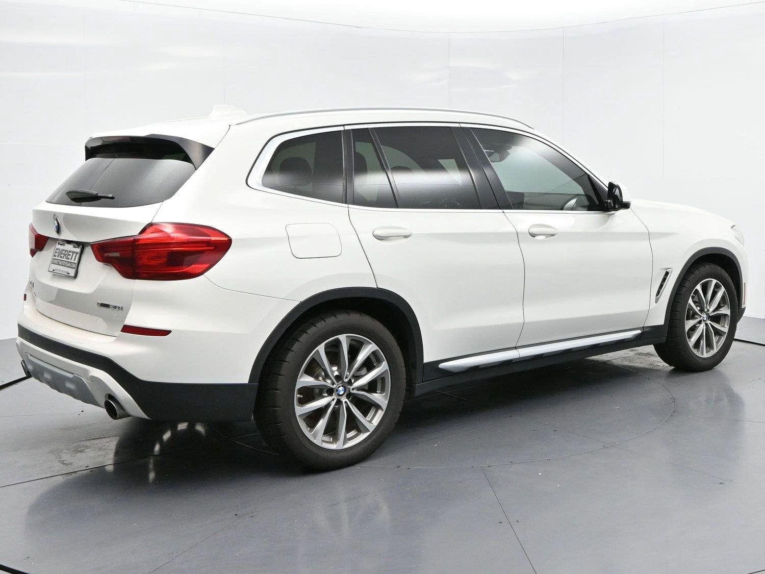Used 2019 Alpine White BMW sDrive30i image 7