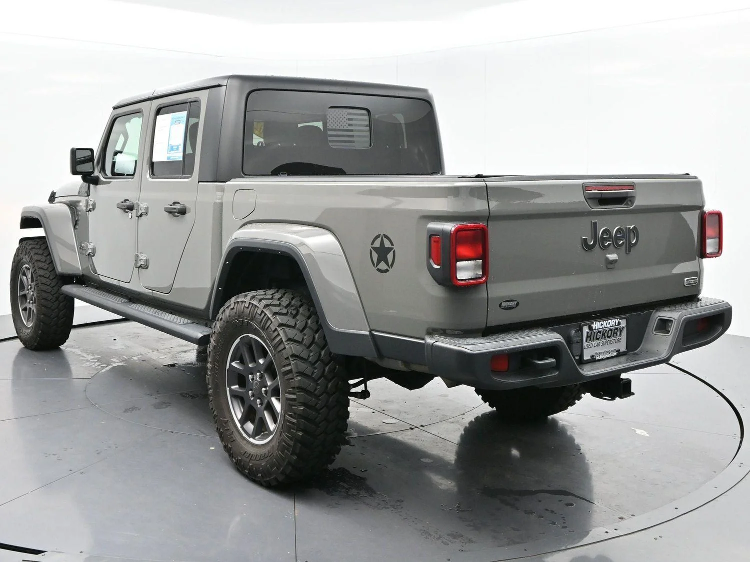 Used 2022 Sting-Gray Clearcoat Jeep Overland image 5