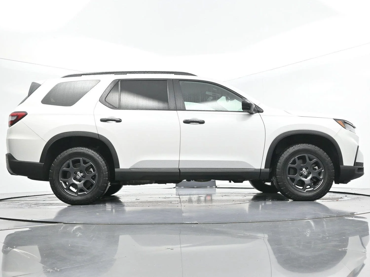 Used 2024 Platinum White Pearl Honda TrailSport image 61