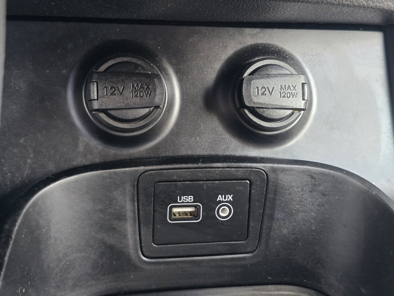 Used 2018 Silver Hyundai  image 28