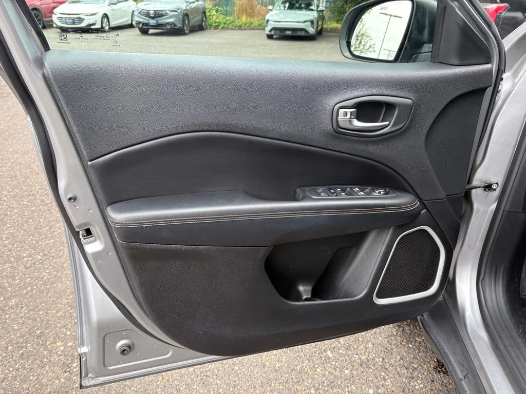 Used 2017 Silver Jeep Sport image 10