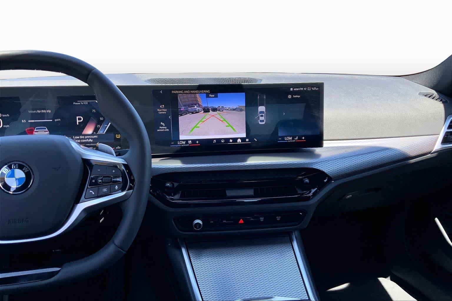 2025 BMW 3 Series 330i - Photo 7