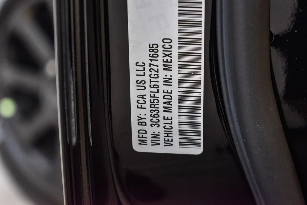 New 2026 Diamond Black Crystal Pearl-Coat Exterior Paint RAM Laramie image 28