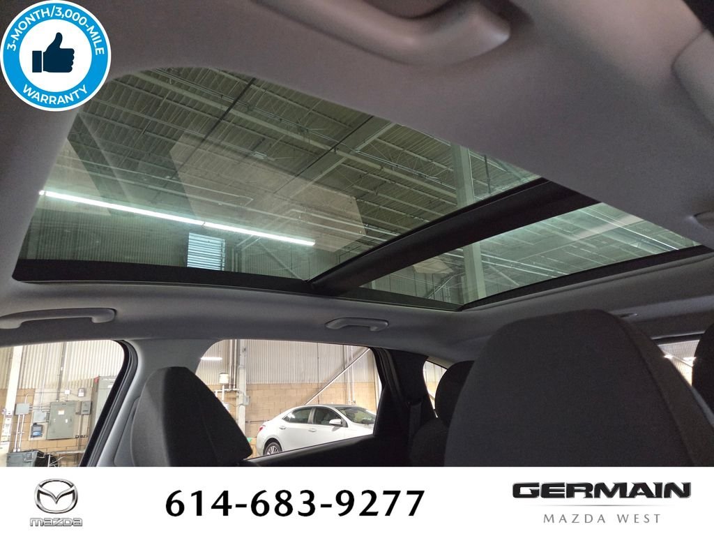Used 2022 Silver Hyundai SEL Convenience image 33