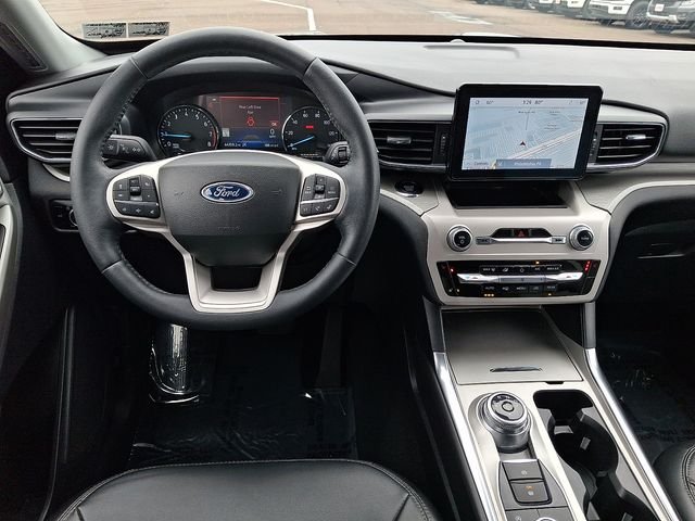 Used 2023 Gray Ford XLT image 12