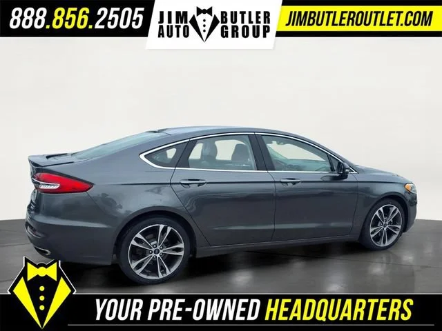 Used 2020  Ford Titanium image 25
