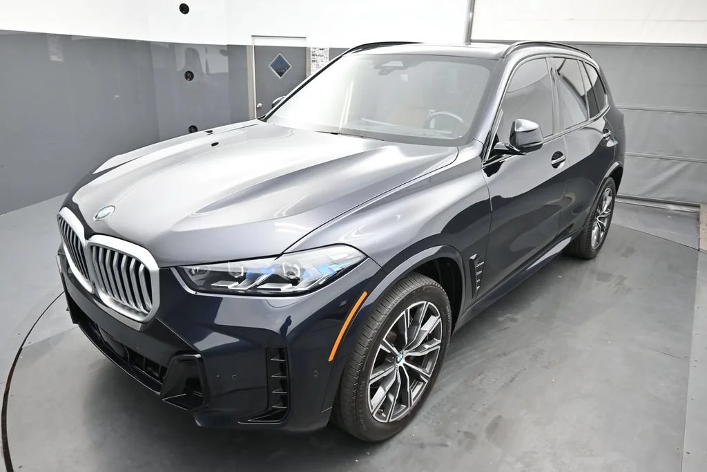 Used 2025 Black BMW xDrive40i image 8