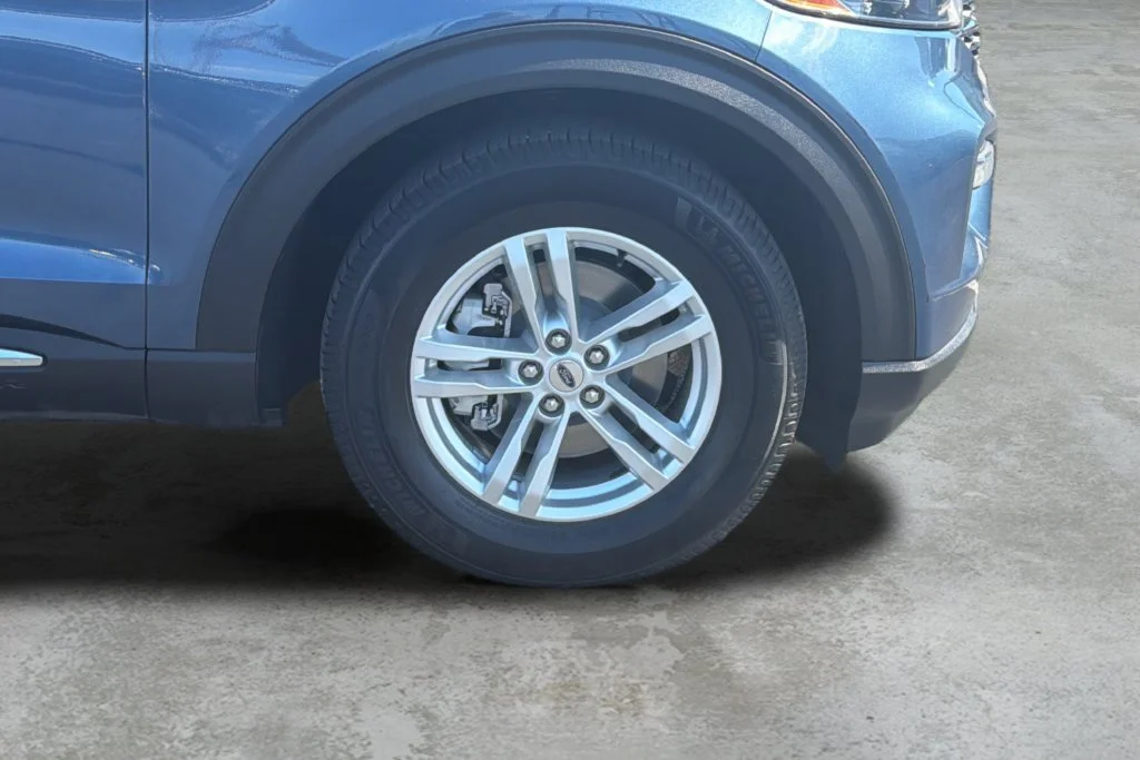 Used 2020 Blue Ford XLT image 9