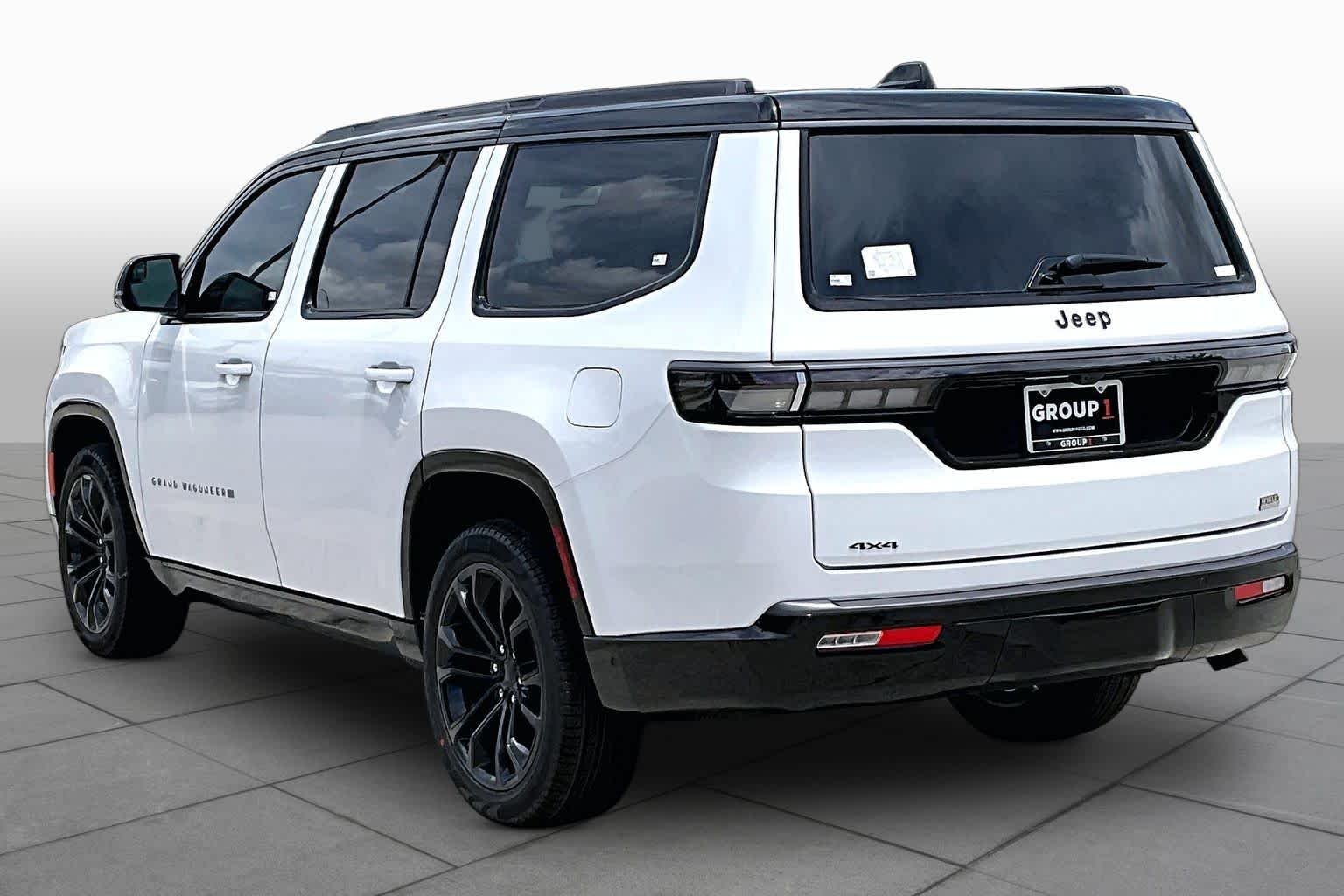 New 2026 Bright White Clear-Coat Exterior Paint Jeep Summit Obsidian image 12