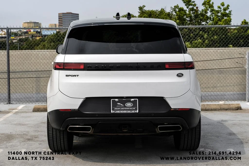 Used 2023 Fuji White Land Rover SE image 11