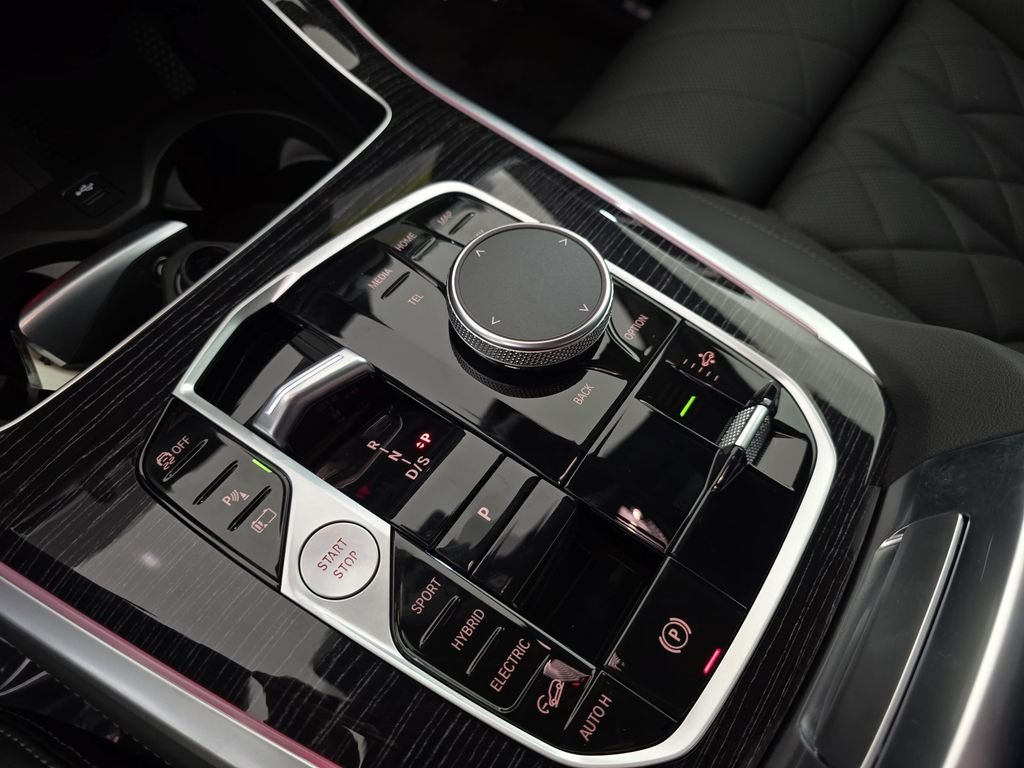New 2026 Alpine White BMW xDrive50e image 25