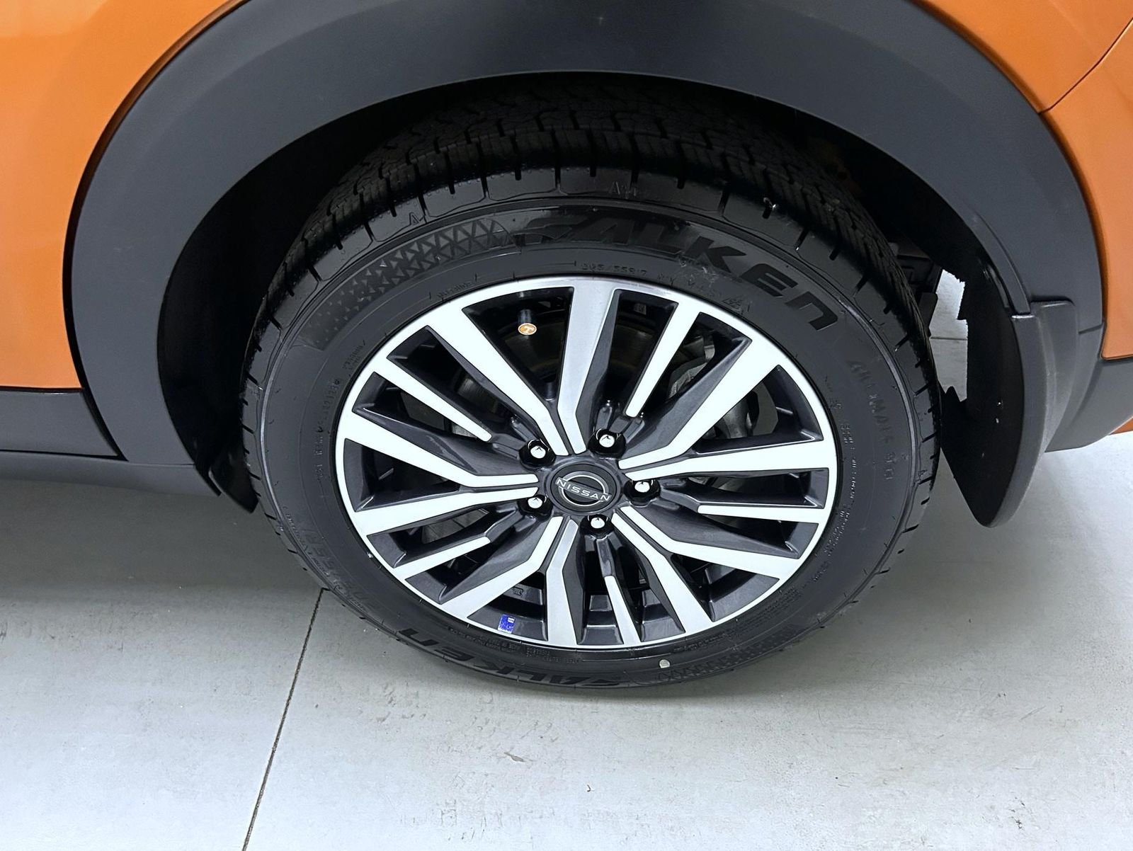 Used 2023 Orange Nissan SR image 22