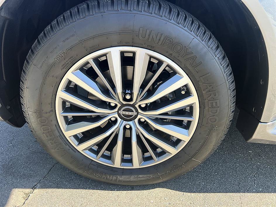 Certified Used 2023 Gun Metallic Nissan SL image 9