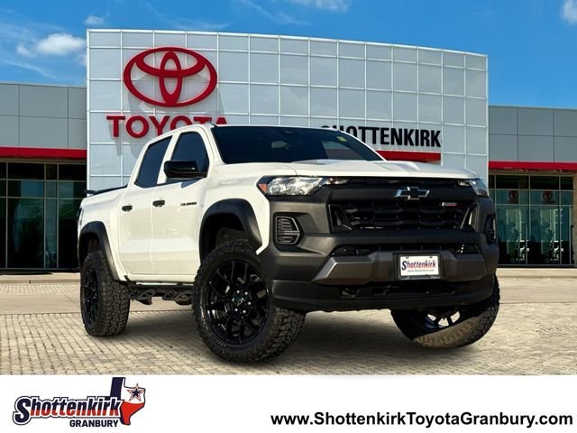 Used 2023 White Chevrolet Trail Boss image 1