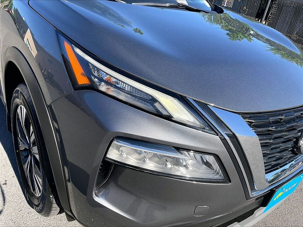 Used 2023 Gray Nissan SV image 32