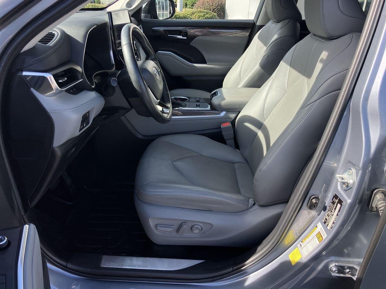 Used 2023 Gray (Moon Dust) Toyota Limited image 13
