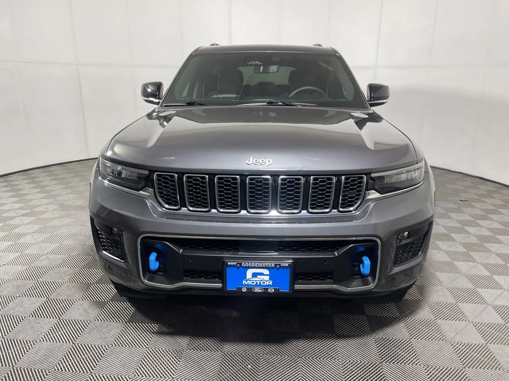 Used 2022 Gray Metallic Jeep Overland 4xe image 3