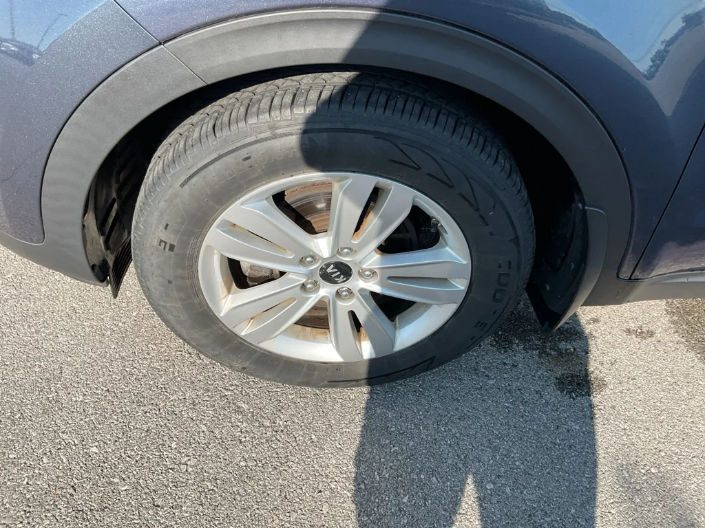Used 2019 Pacific Blue Kia LX image 5