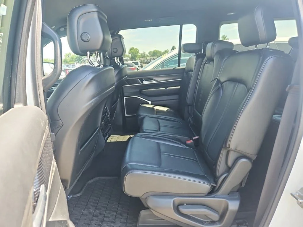 Used 2024 White Jeep Series II image 3
