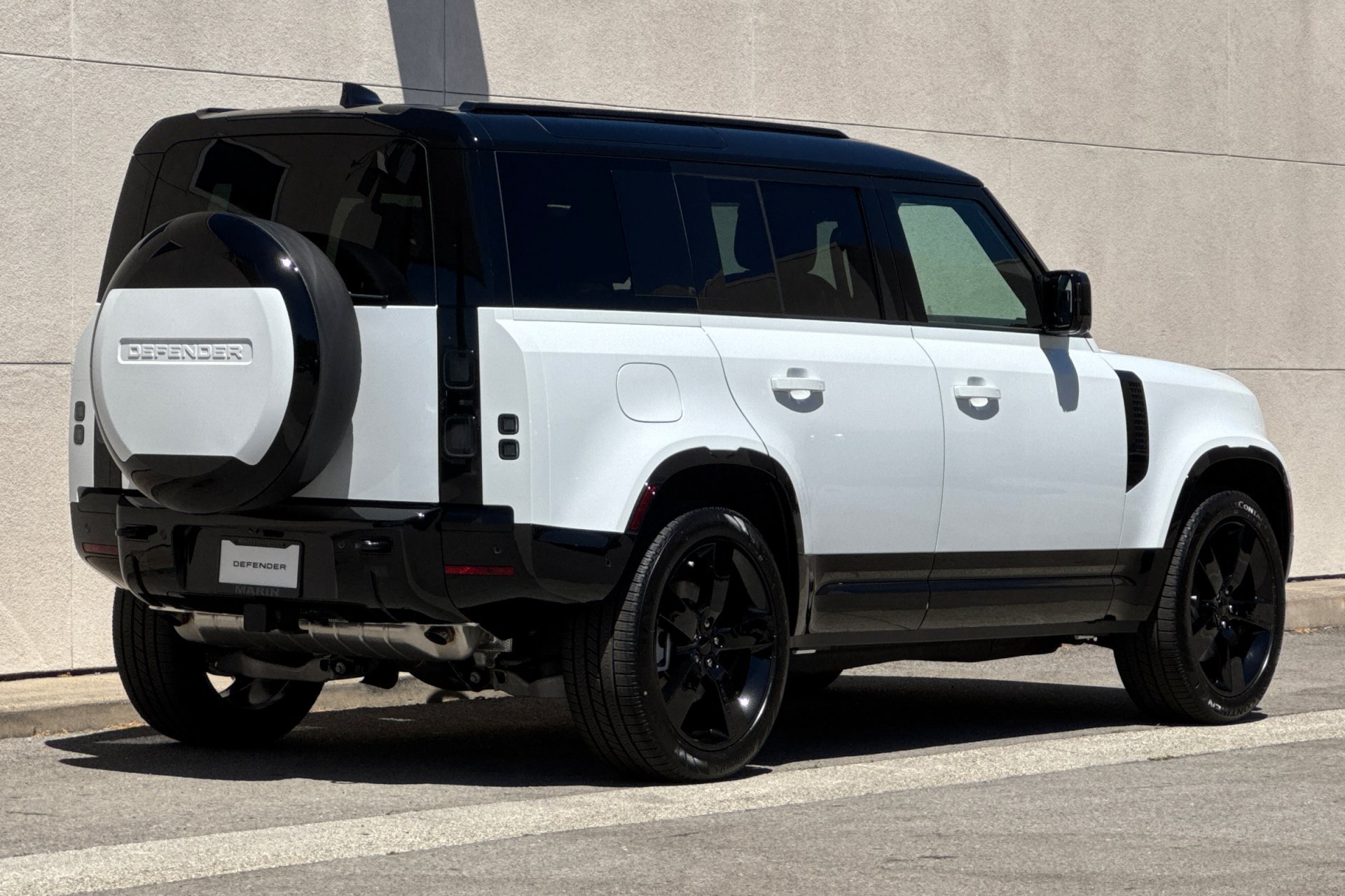 New 2026 Fuji White Land Rover X-Dynamic SE image 2