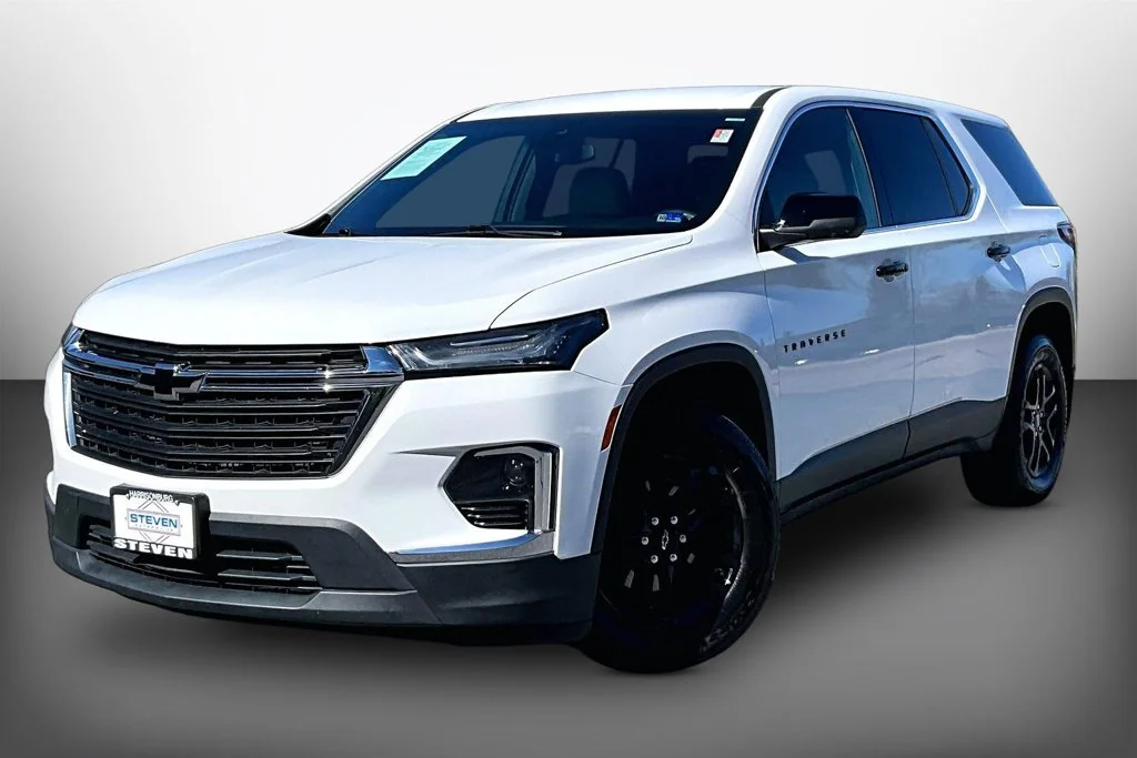 Used 2022 White Chevrolet LS image 3