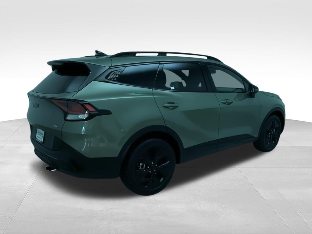 Used 2025 Green Kia X-Line image 9