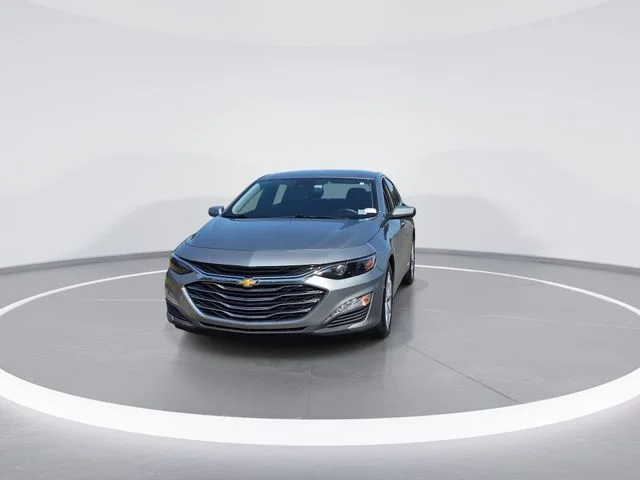Used 2025 Gray Chevrolet LT image 3