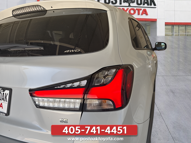 Used 2023 White Mitsubishi 2.0 LE image 11
