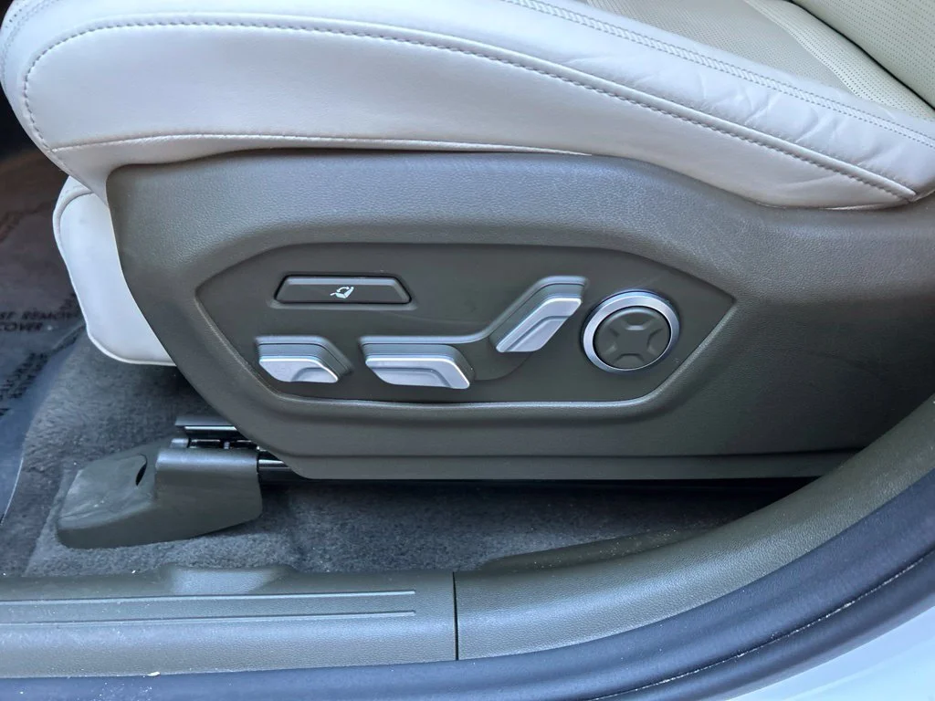 Used 2024 White Hyundai Calligraphy image 16