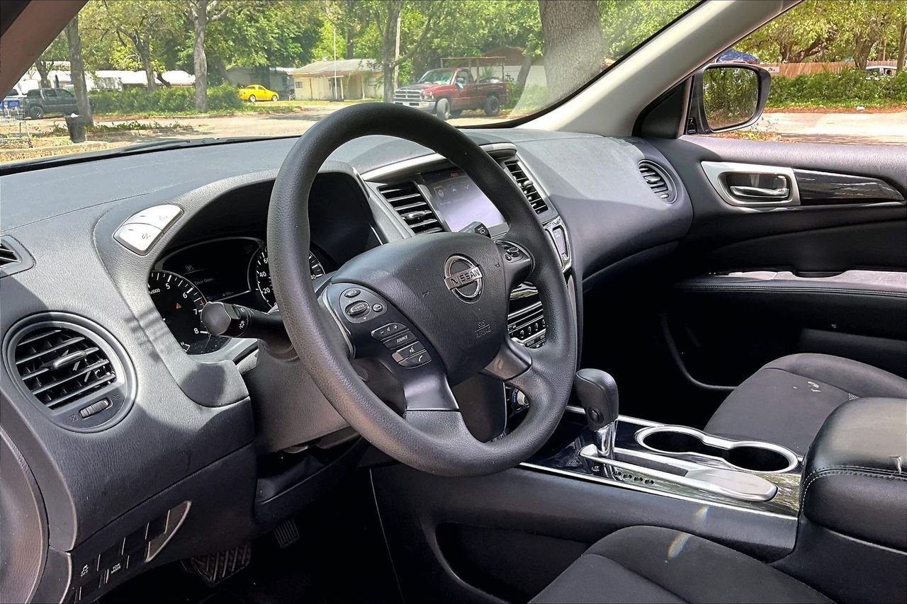 Used 2020 Blue Nissan S image 14