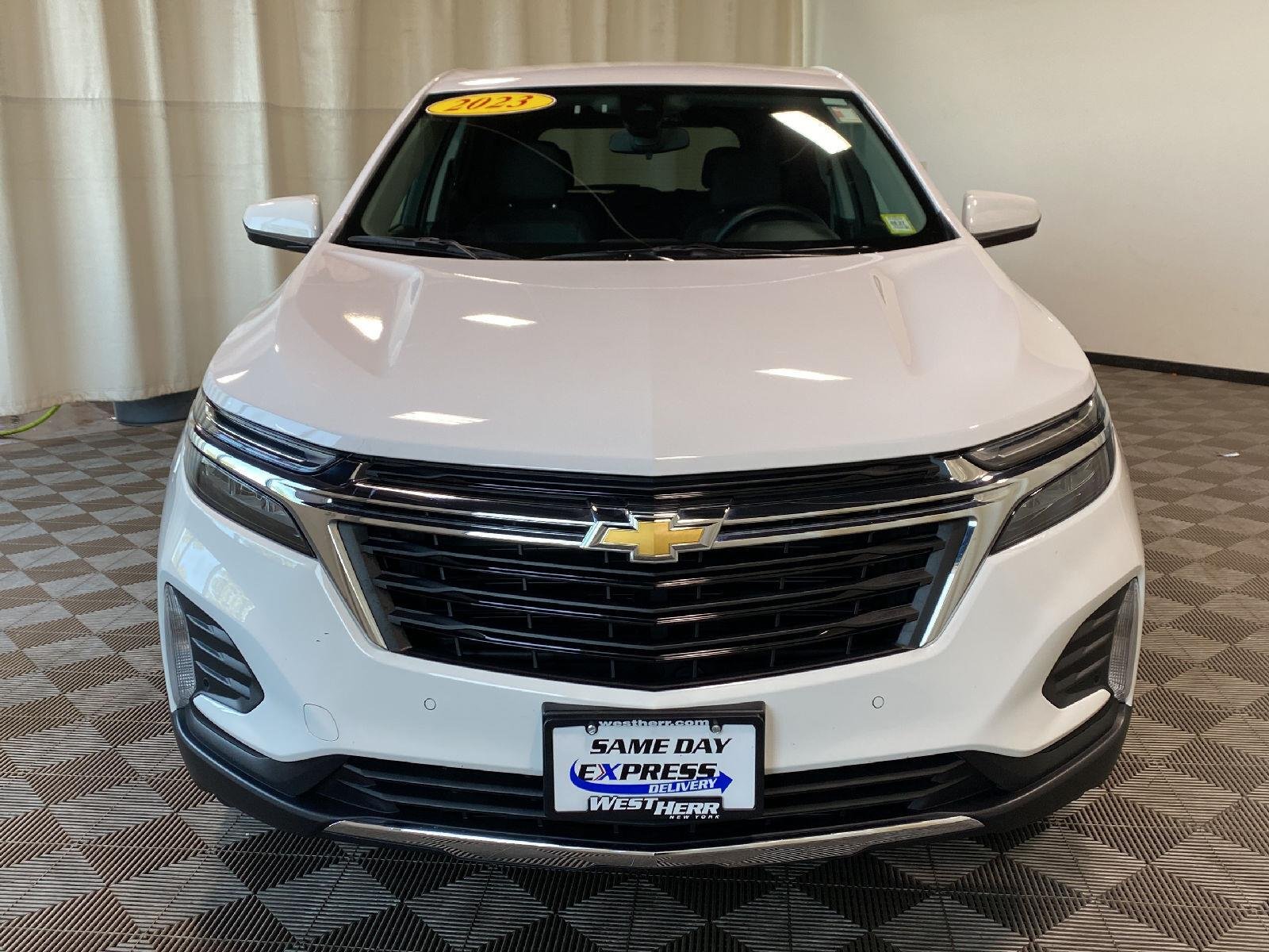 Used 2023 Summit White Chevrolet LT image 8