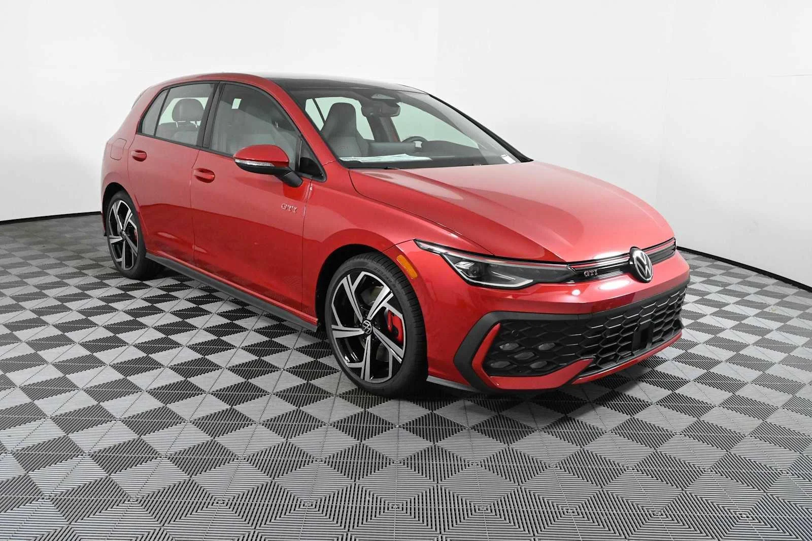 New 2026 Kings Red Metallic Volkswagen SE image 1