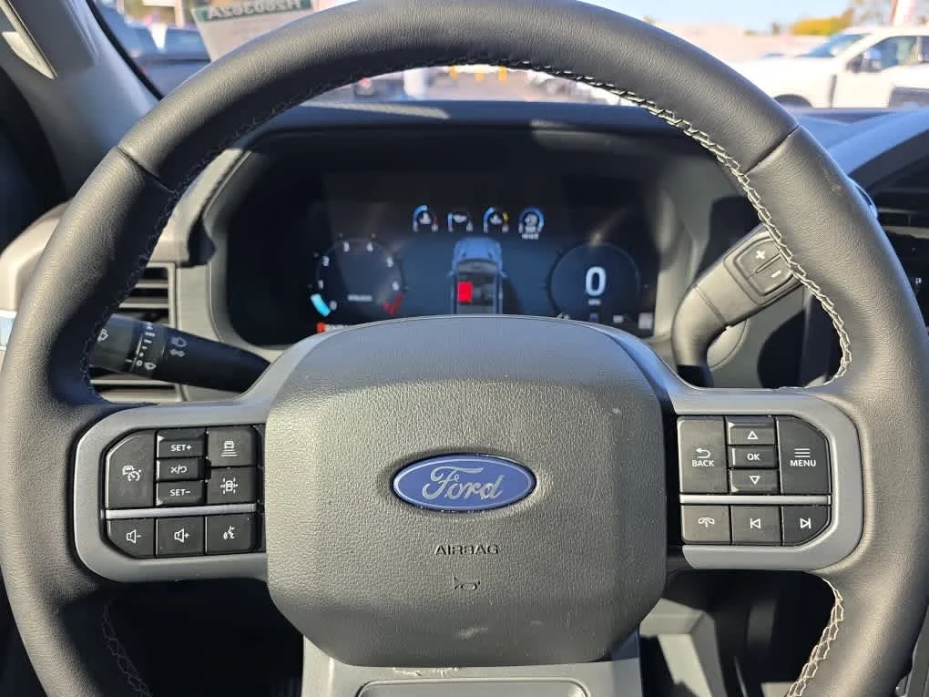 Used 2025 Agate Black Metallic Ford XLT image 26